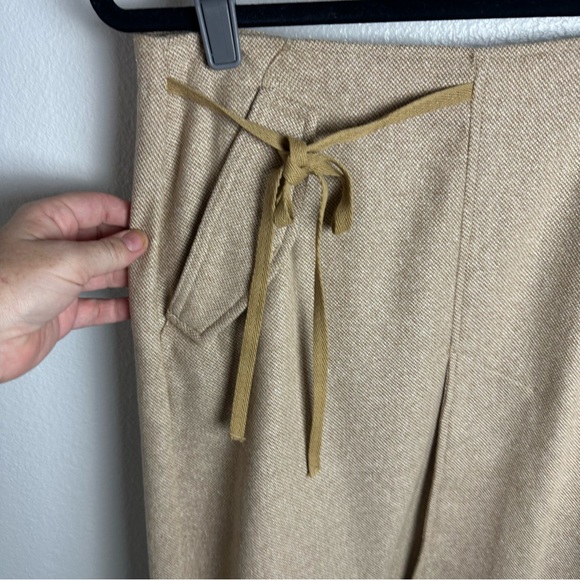 United Colors Of Benetton Beige Wool Silk Tie Detail Front Pockets Skirt NWOT 4? - Picture 6 of 15